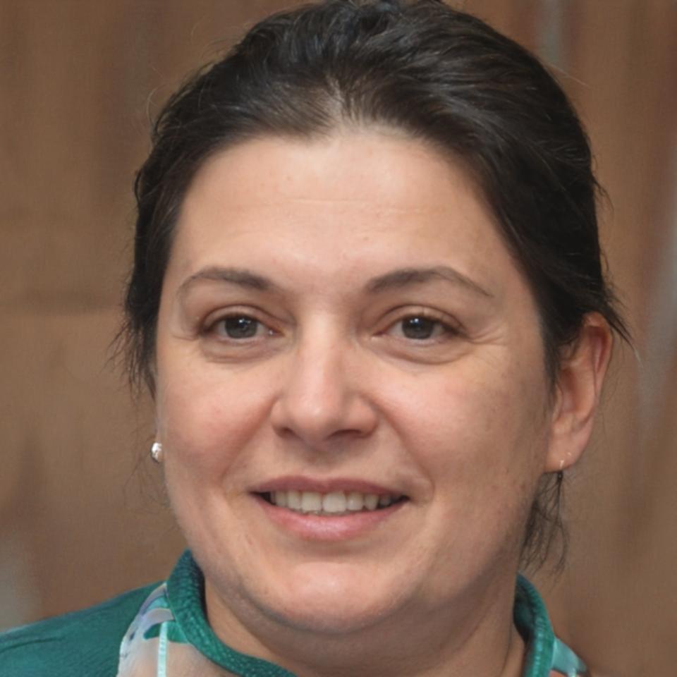 Kaja Fält, experienced English instructor focused on practical vocabulary application